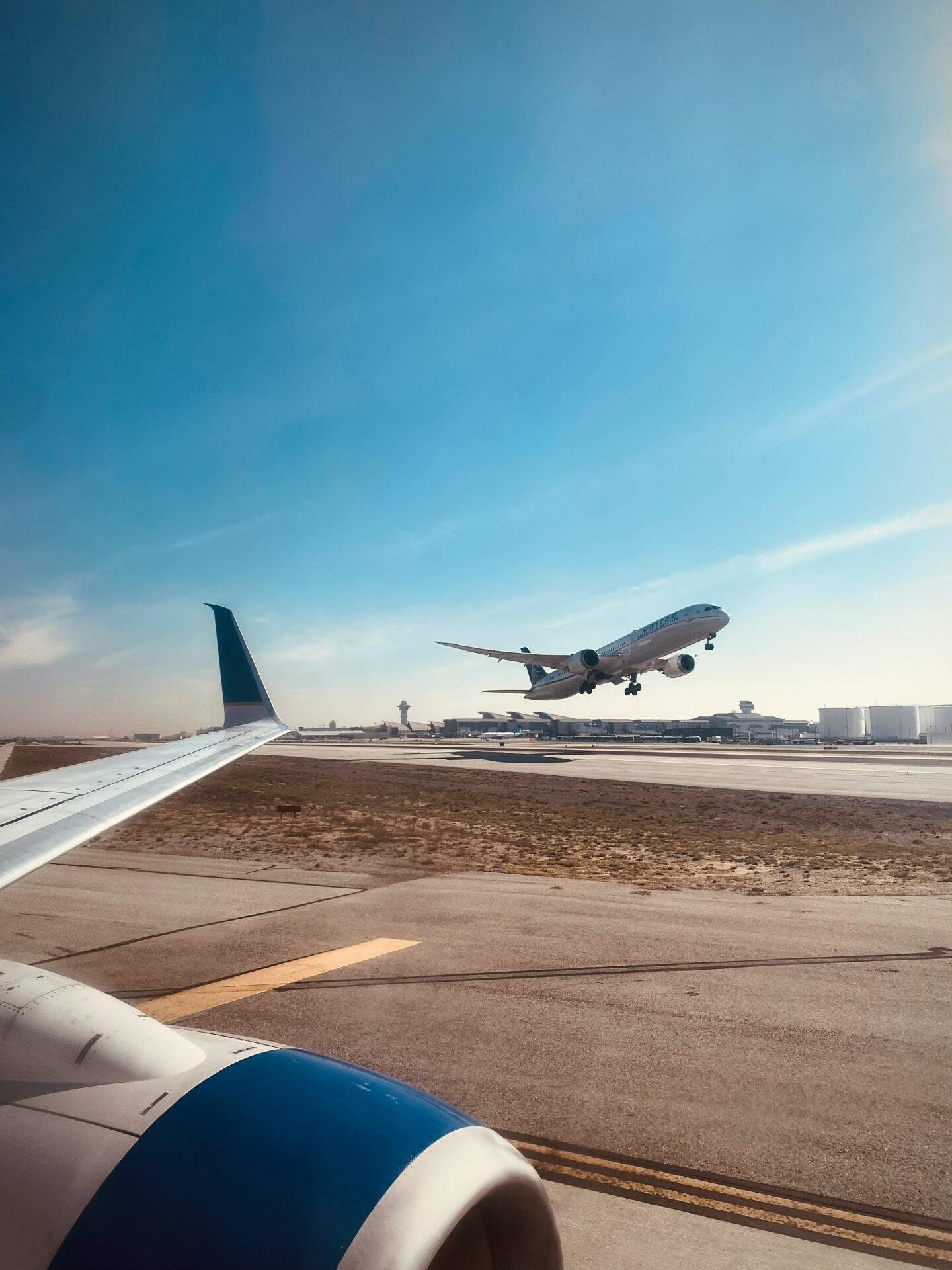 2 avions sur le tarmac pret a decoller