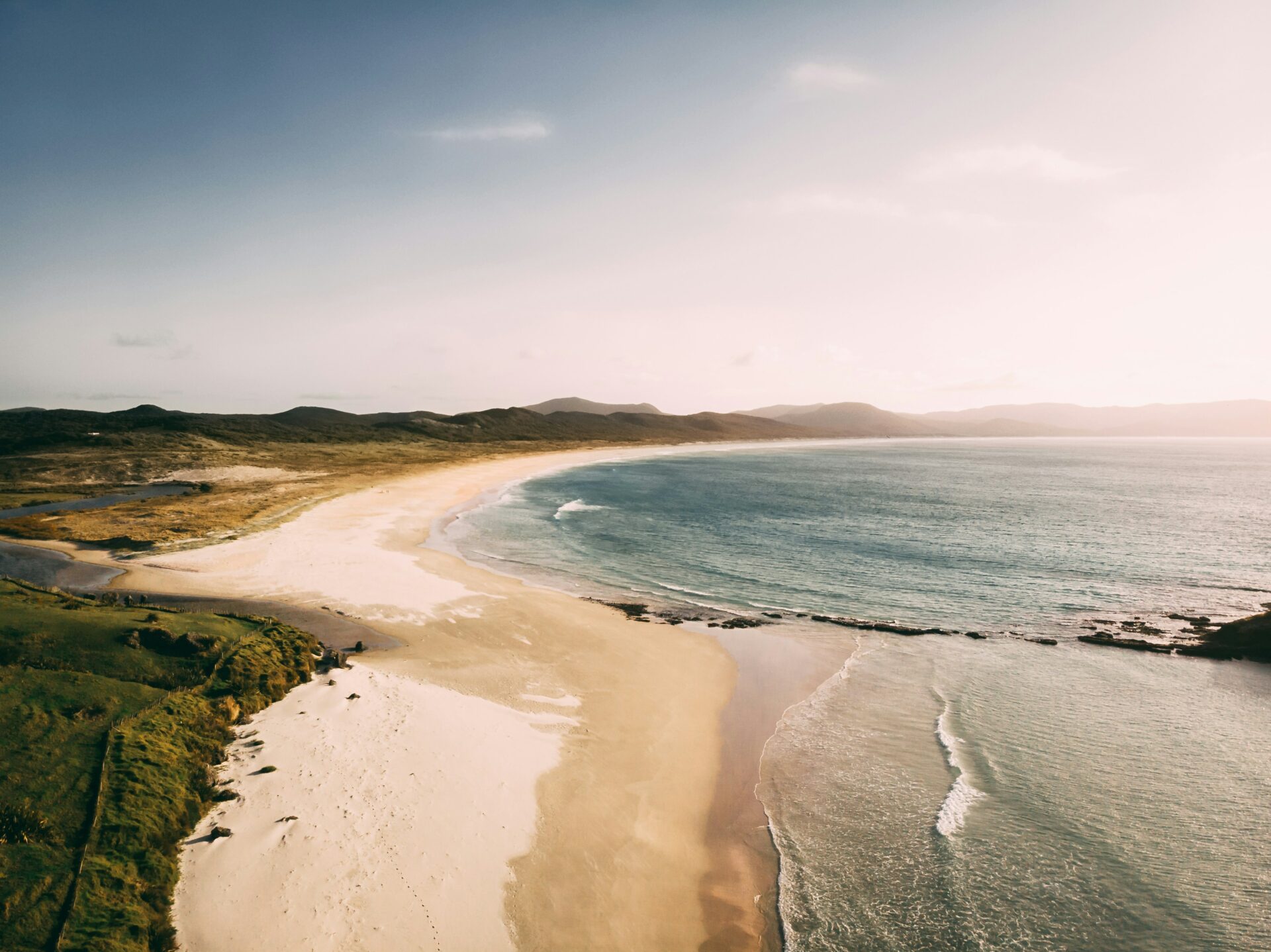 plage sauvage dans le northland