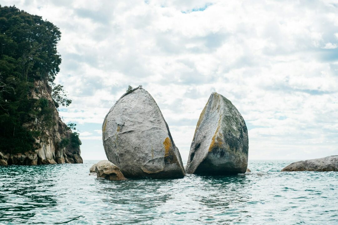 split apple rock