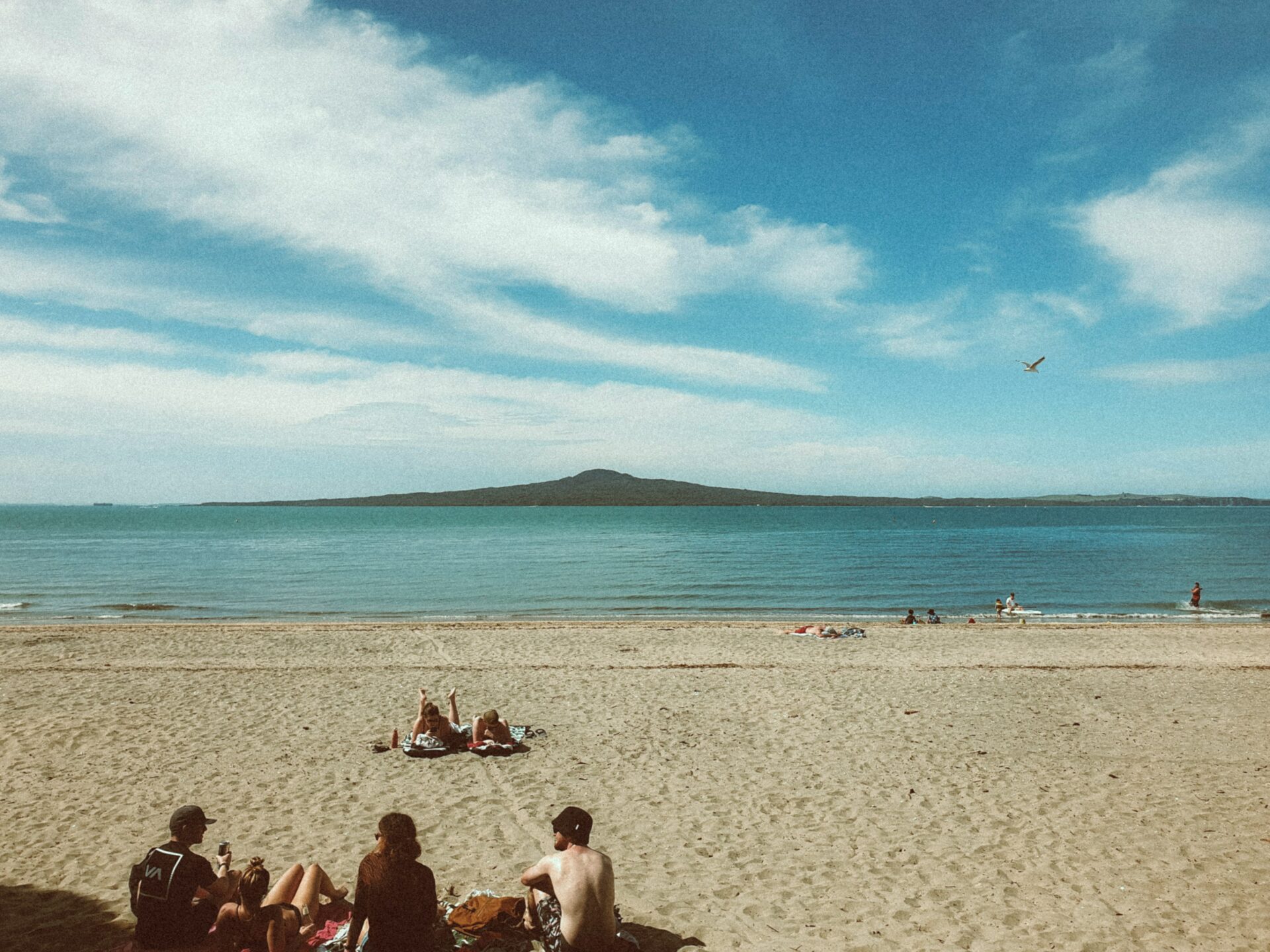 vue du mont rsngitoto de la plage