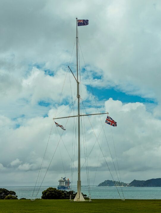 drapeaux flottant a waitangi