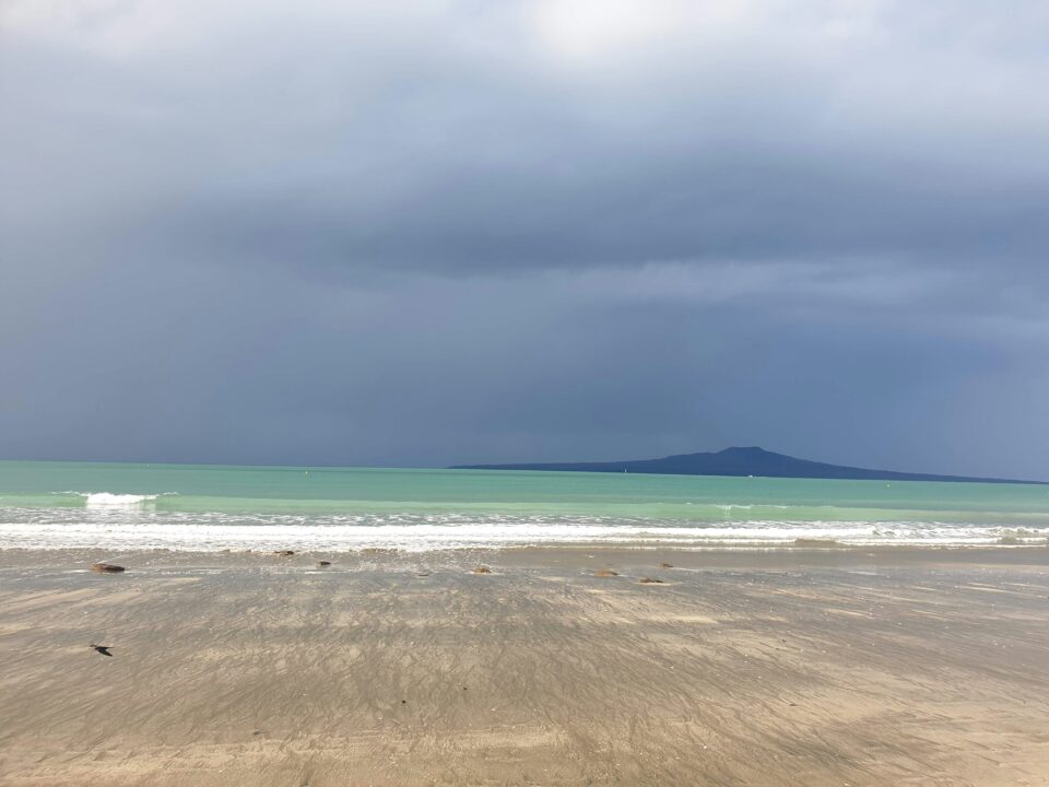 takapuna plage avec rangitoto