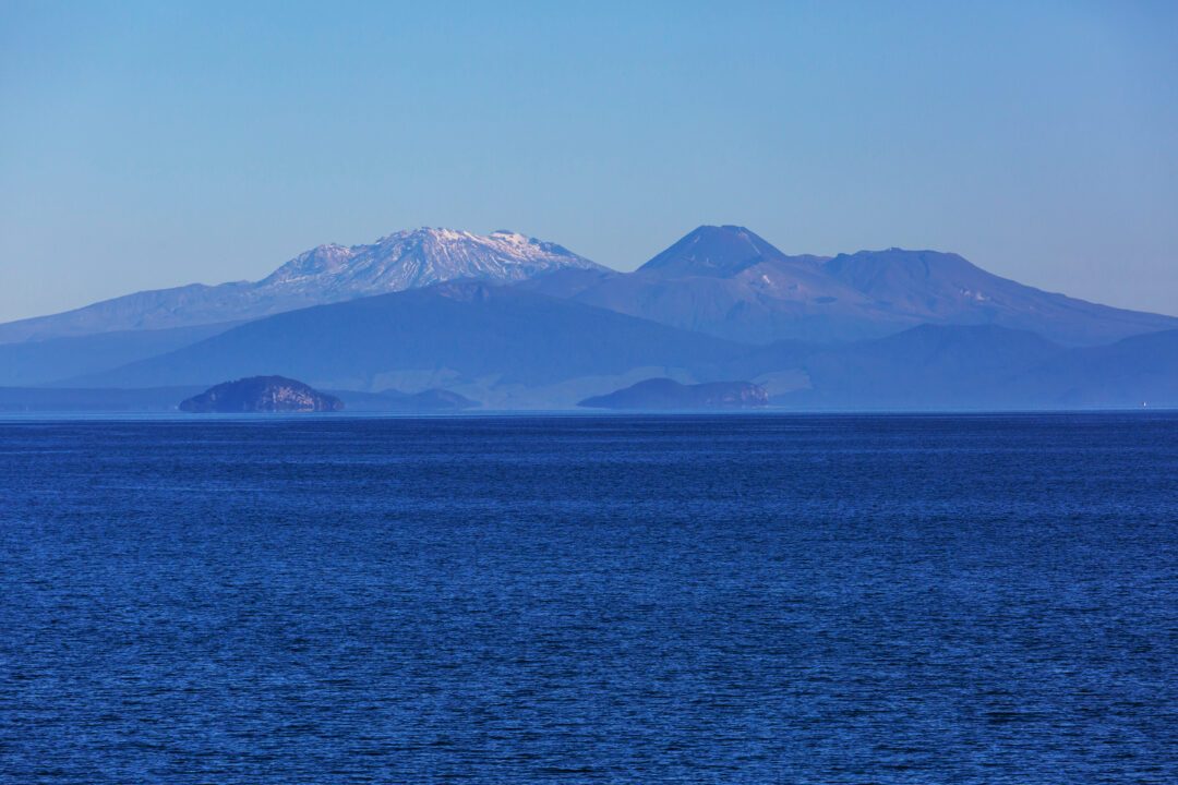 taupo lake